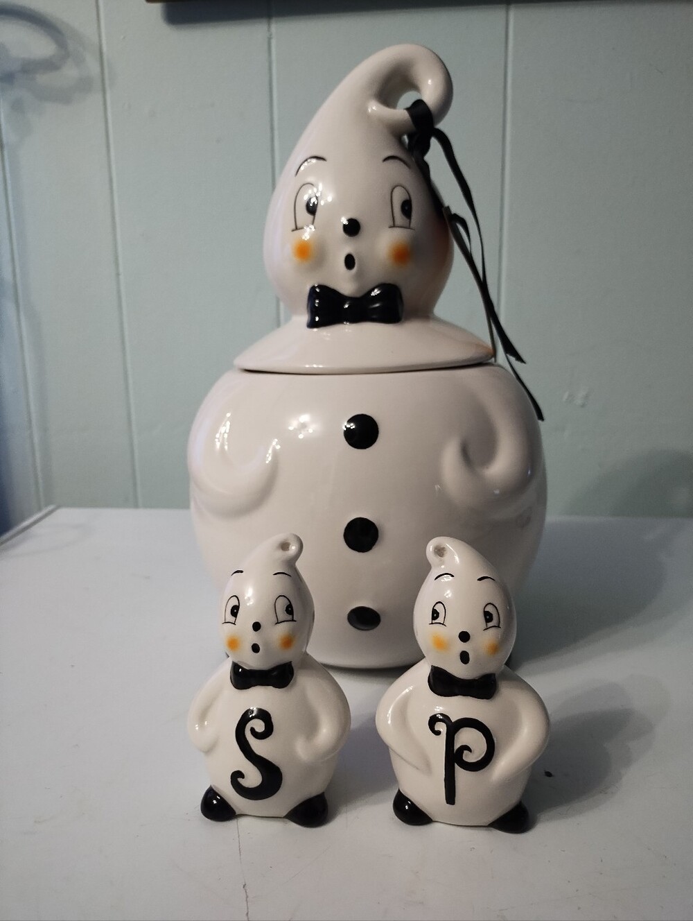 NWT Johanna Parker Ghost Boo Ceramic Cookie Jar And Matching Salt And Pepper Set